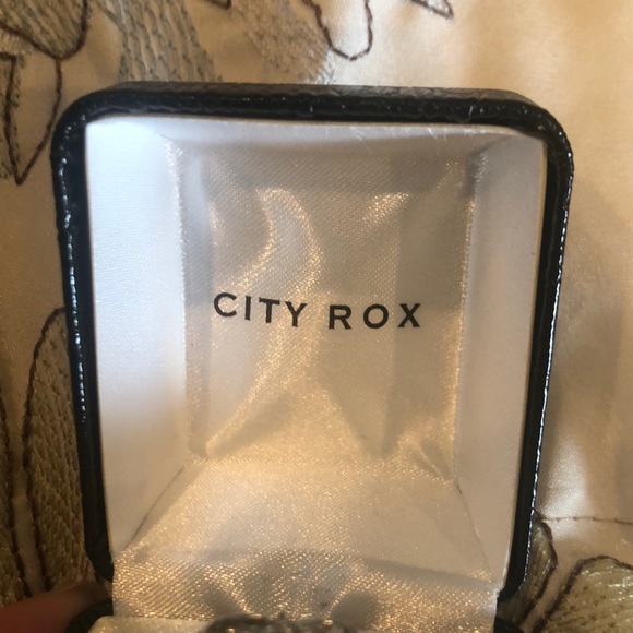 Cross in Heart Ring - Picture 6 of 6